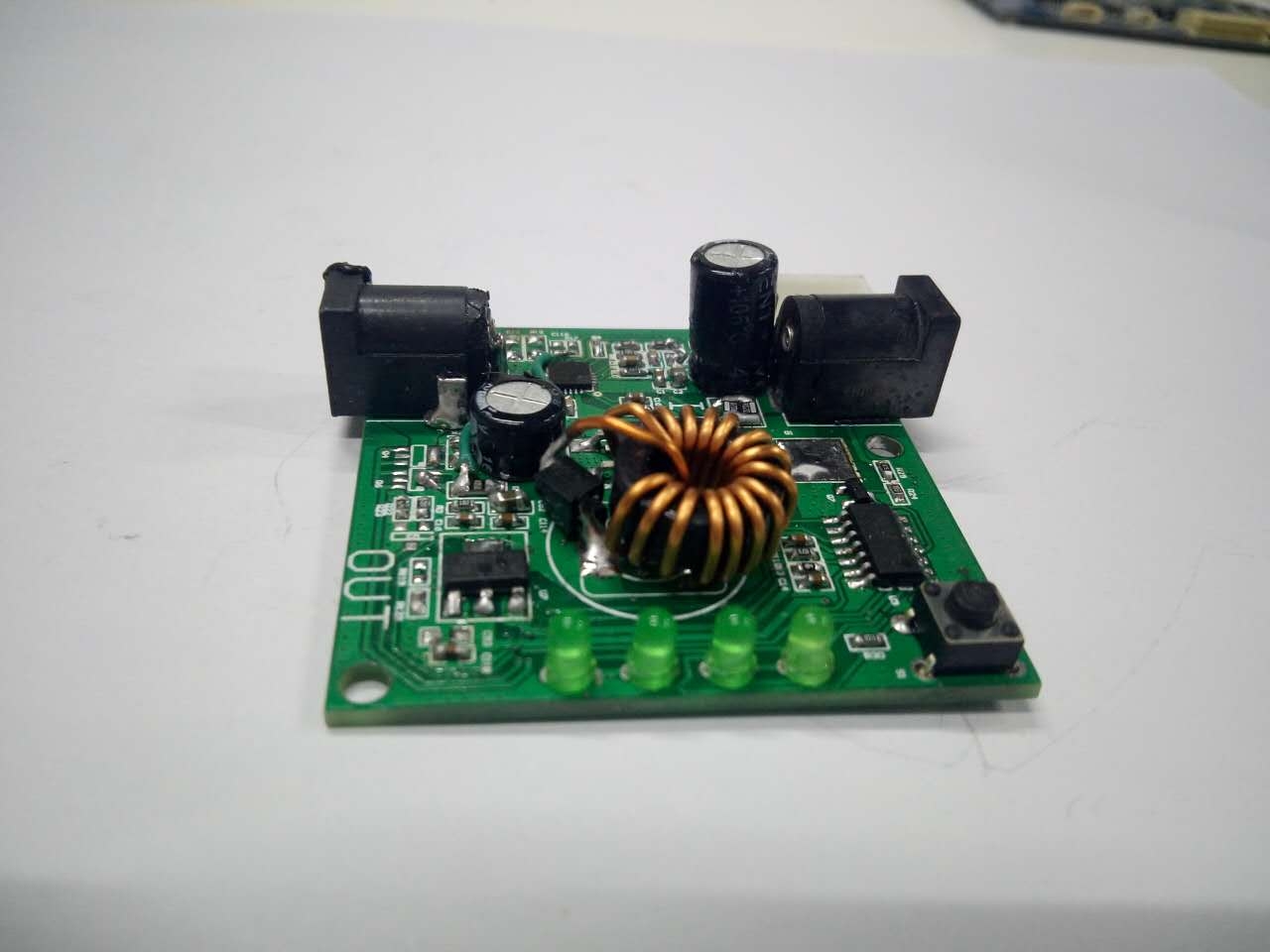 12-36V Smart Power Converter, der die PC BA-Lösung auflädt